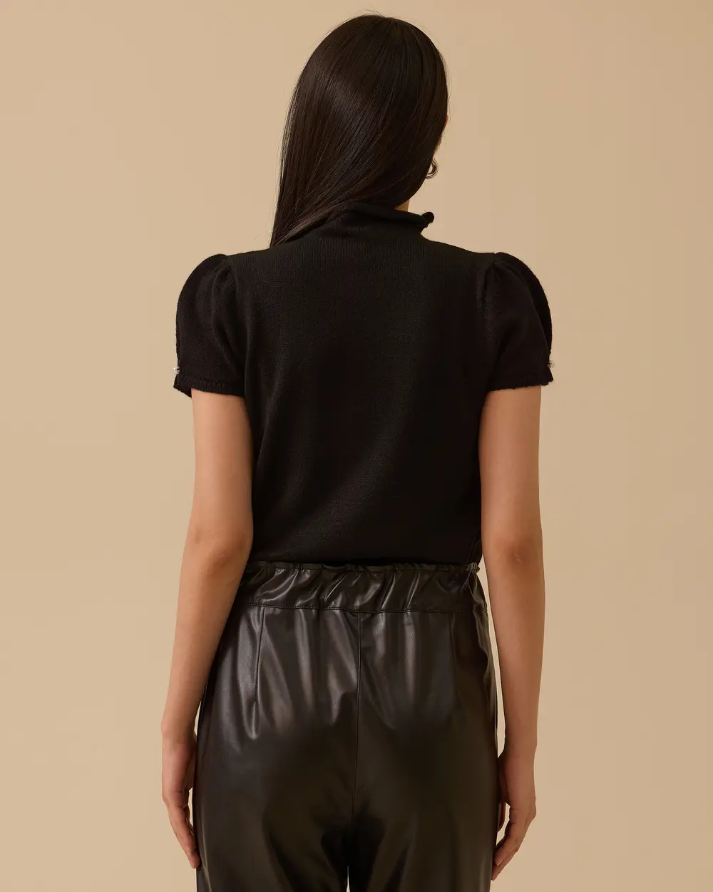 Dik Yaka Kısa Kollu Bel Boy Triko Bluz