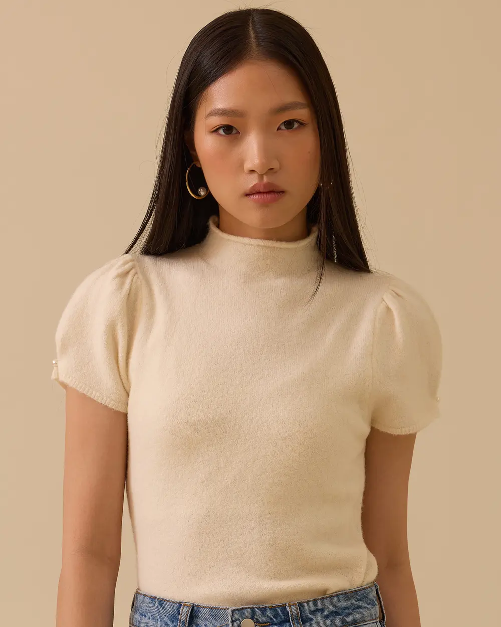 Dik Yaka Kısa Kollu Bel Boy Triko Bluz