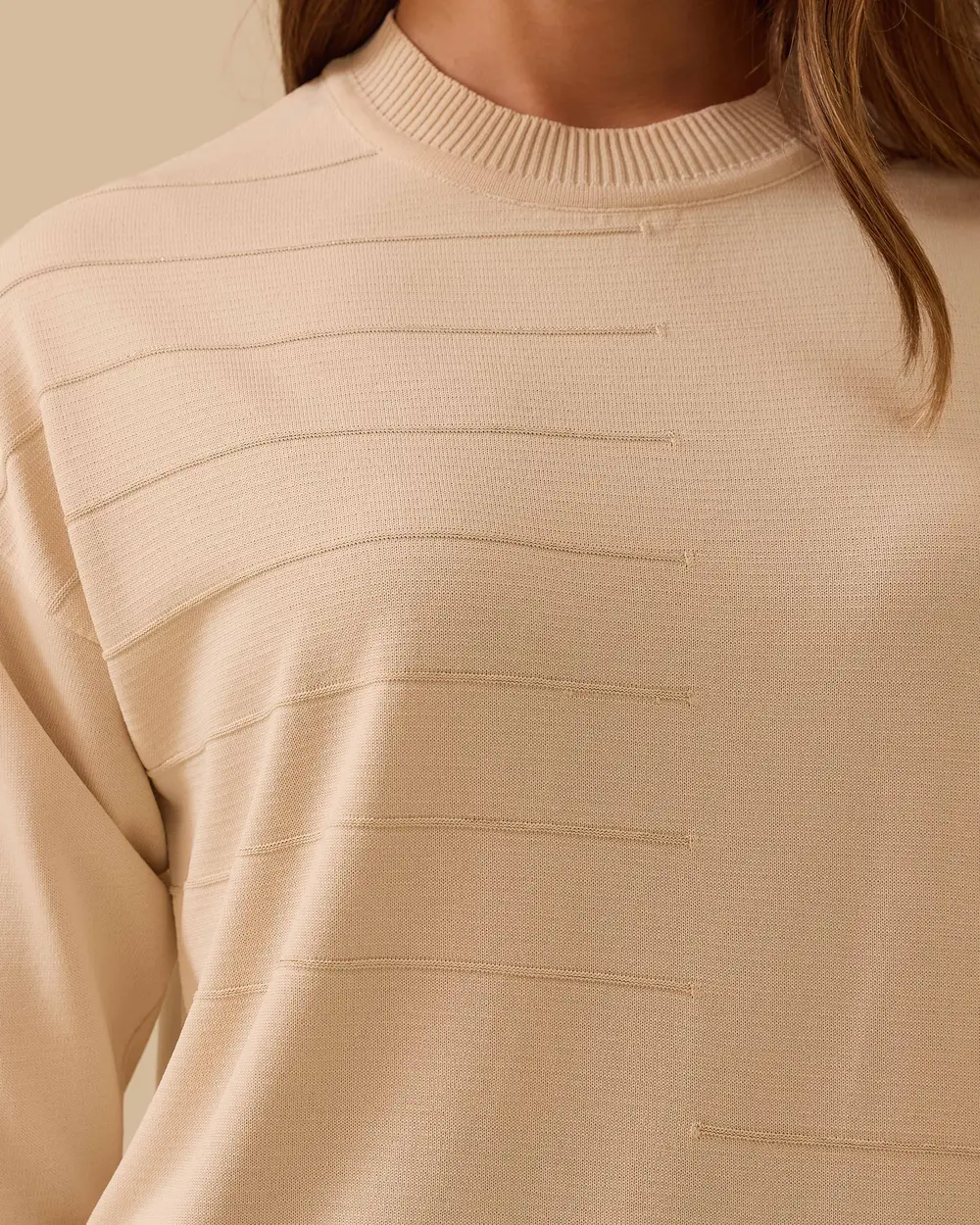Line Pattern Detailed Sweater