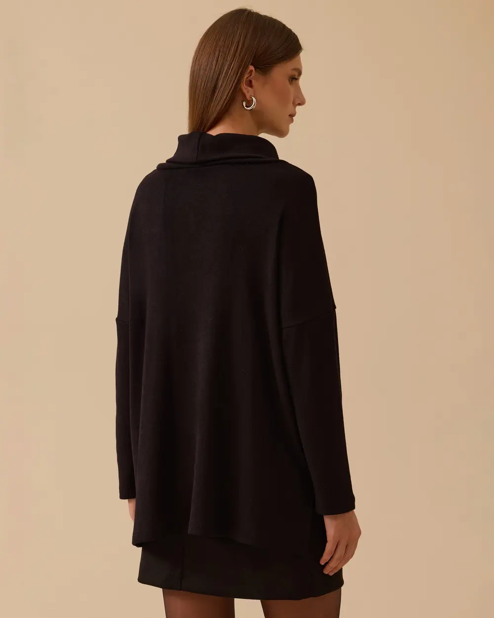 Balıkçı Yaka Ön Dikiş Detaylı Triko