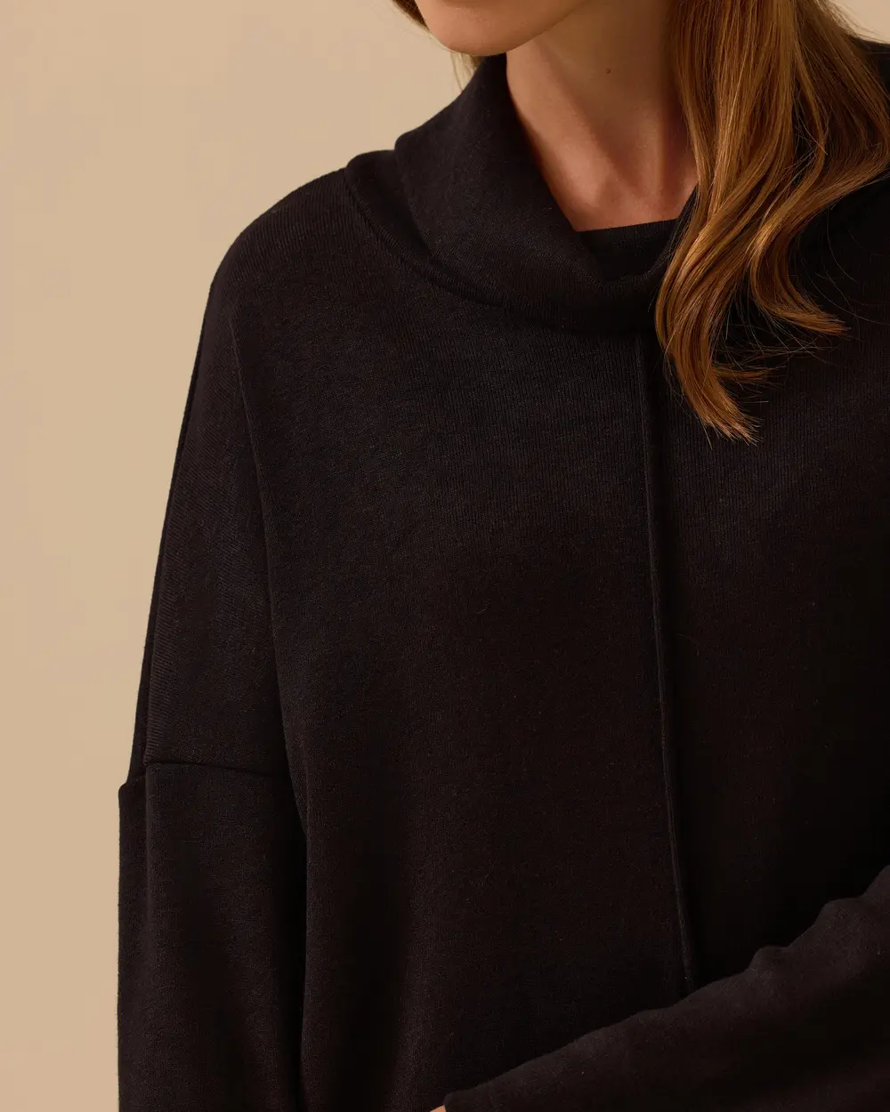 Balıkçı Yaka Ön Dikiş Detaylı Triko