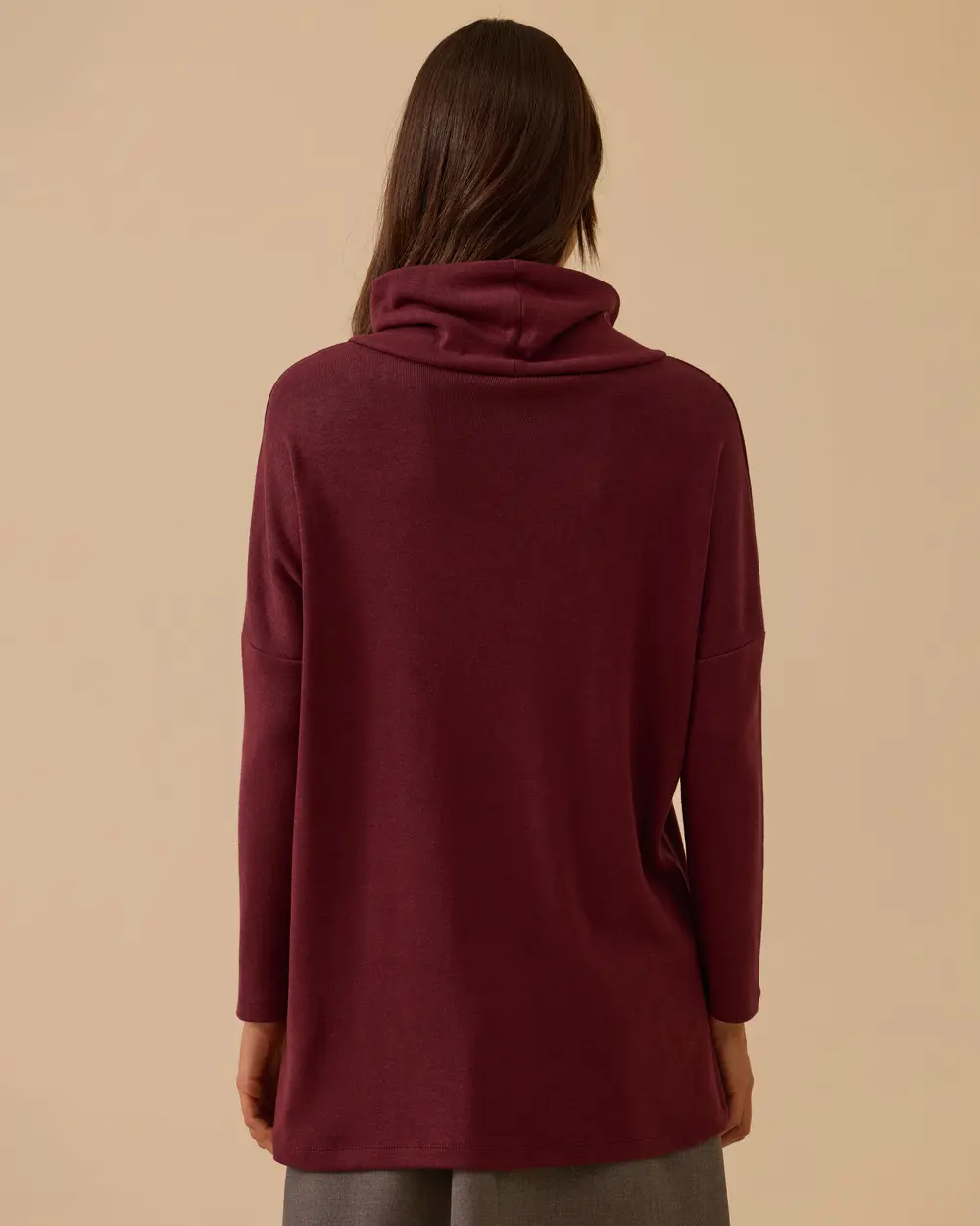 Balıkçı Yaka Ön Dikiş Detaylı Triko