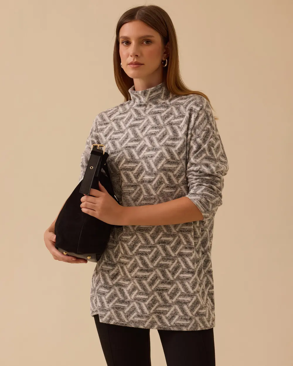 Dik Yaka Desenli Triko