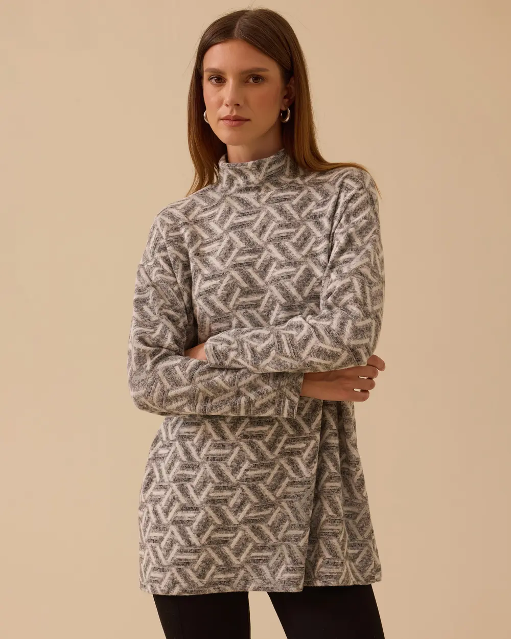 Dik Yaka Desenli Triko