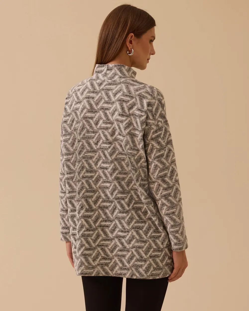 Dik Yaka Desenli Triko