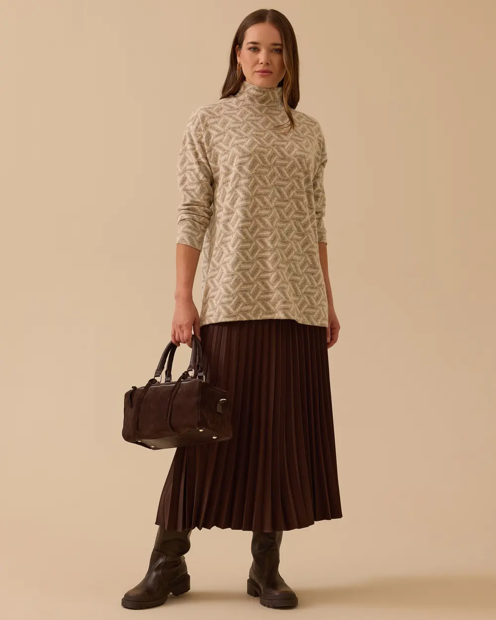 Dik Yaka Desenli Triko