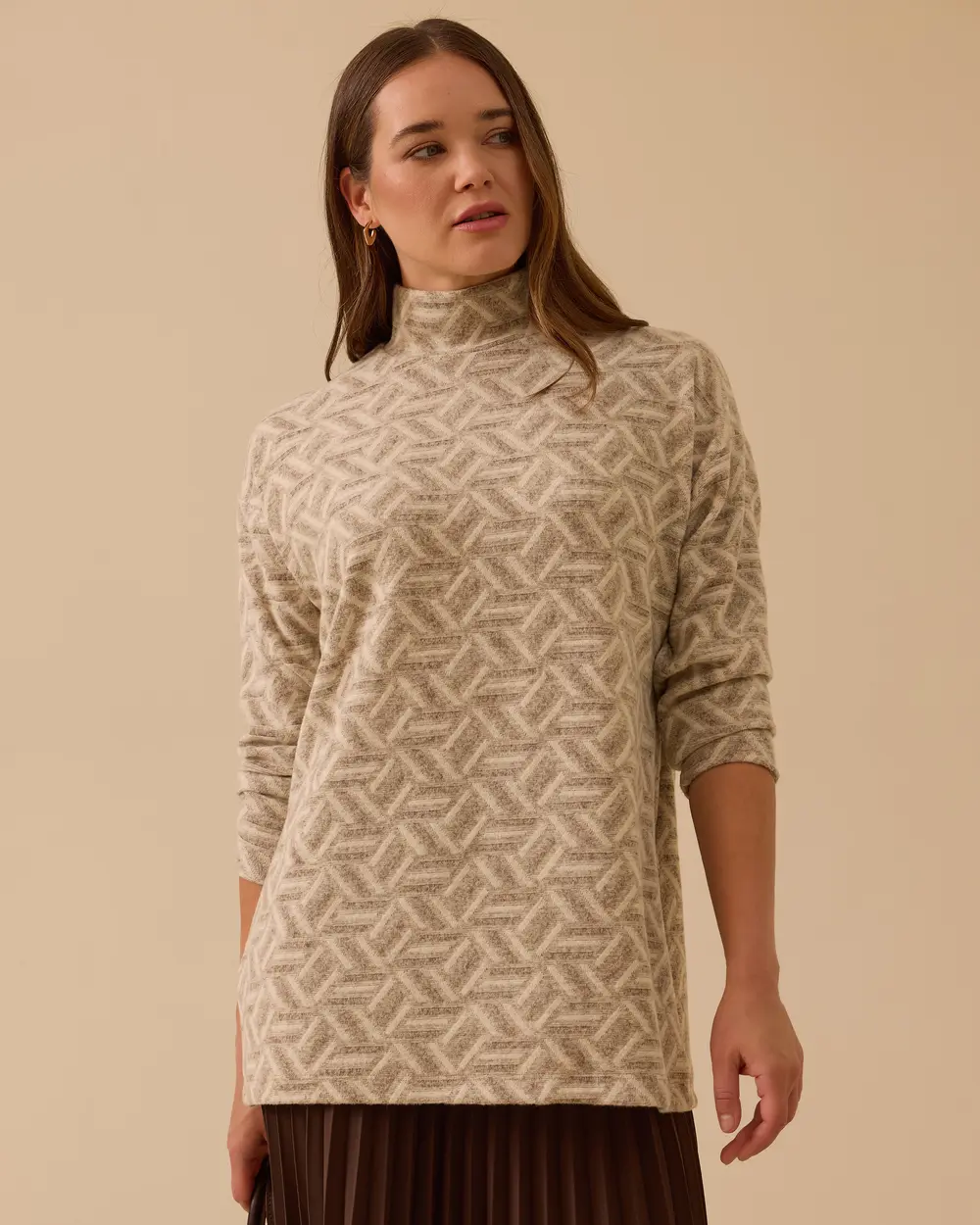 Dik Yaka Desenli Triko