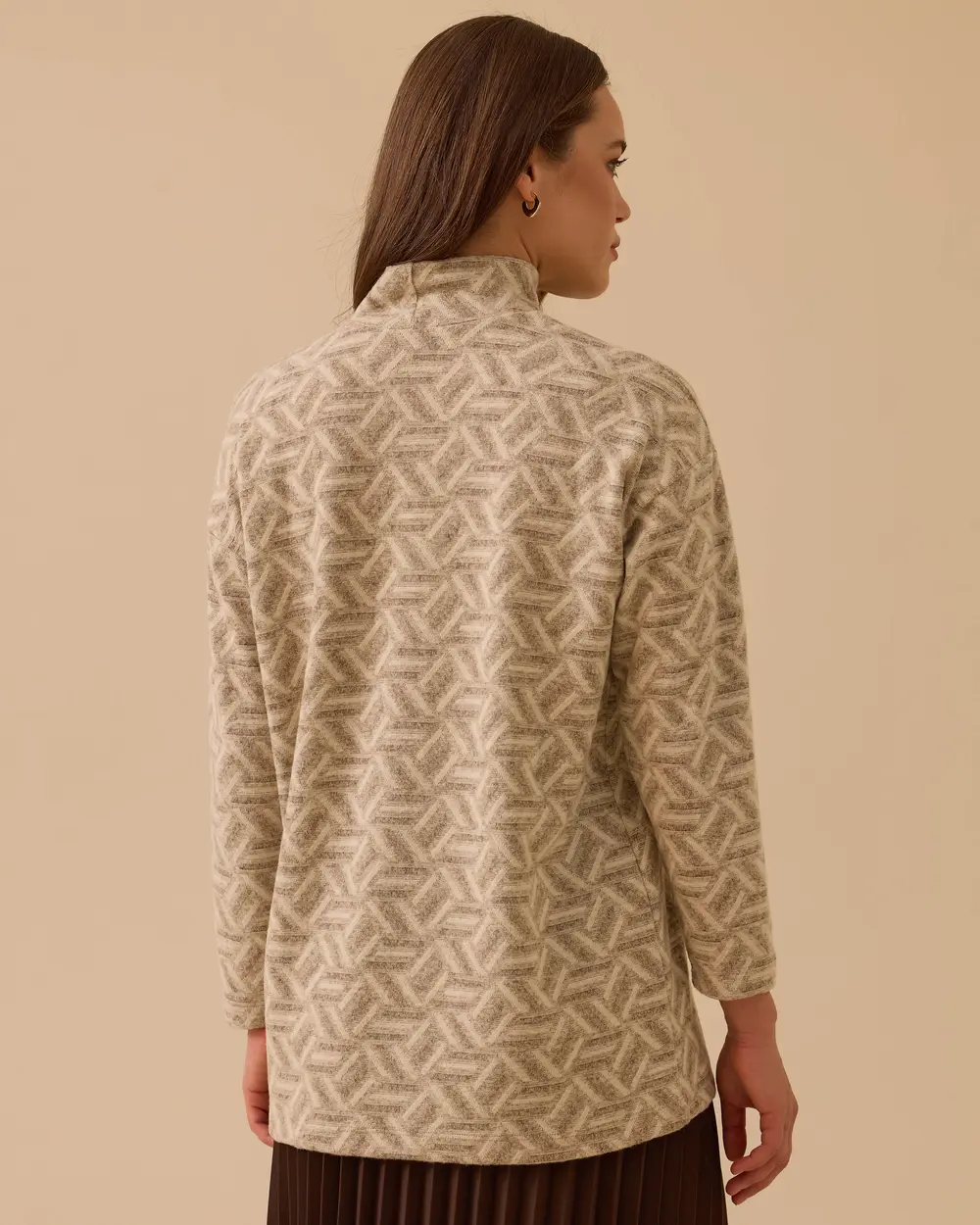 Dik Yaka Desenli Triko