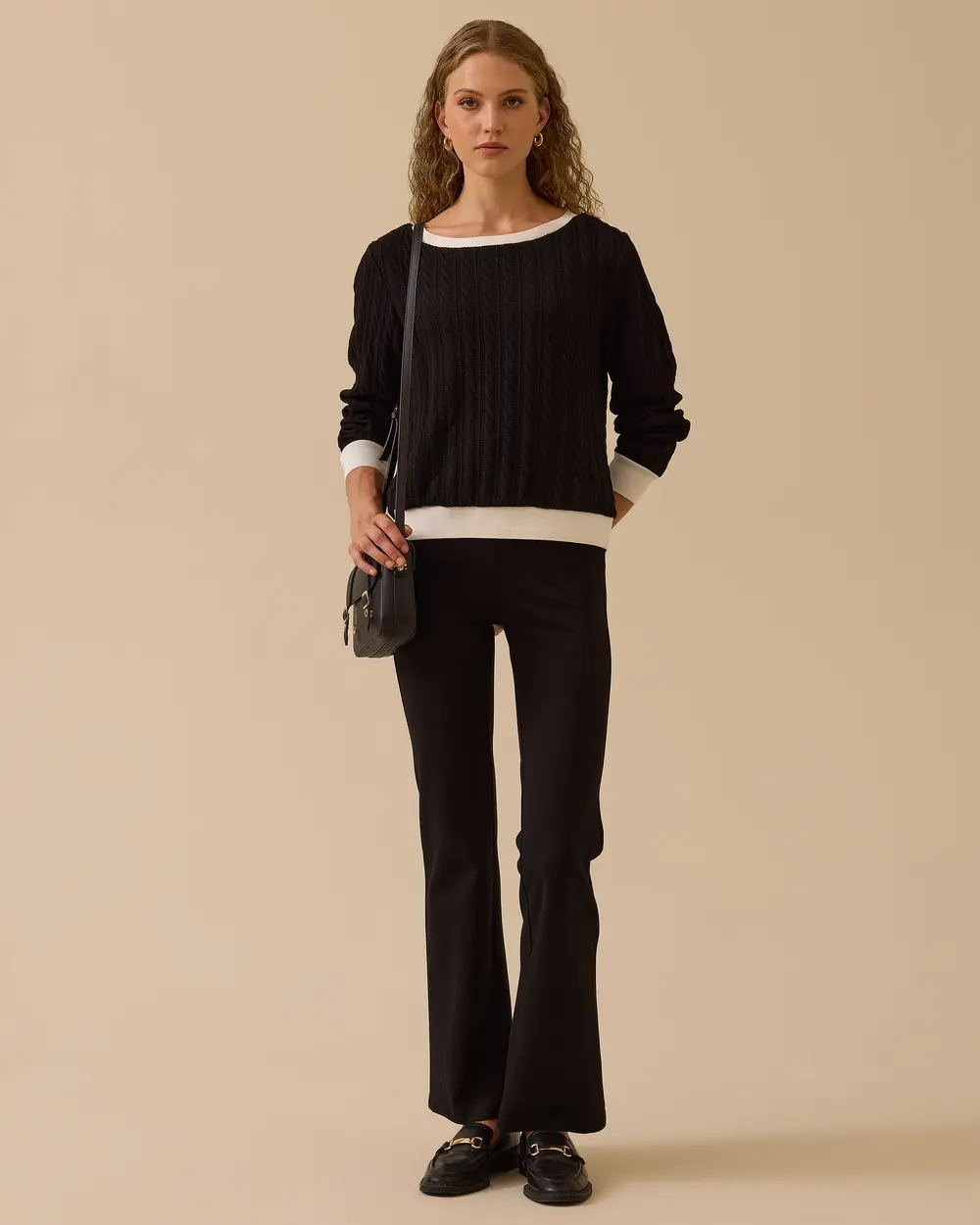 Yuvarlak Yaka Örgü Desenli Bluz