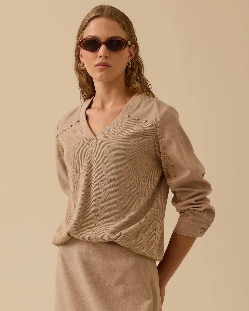 V Yaka Omuz Aksesuarlı Bluz