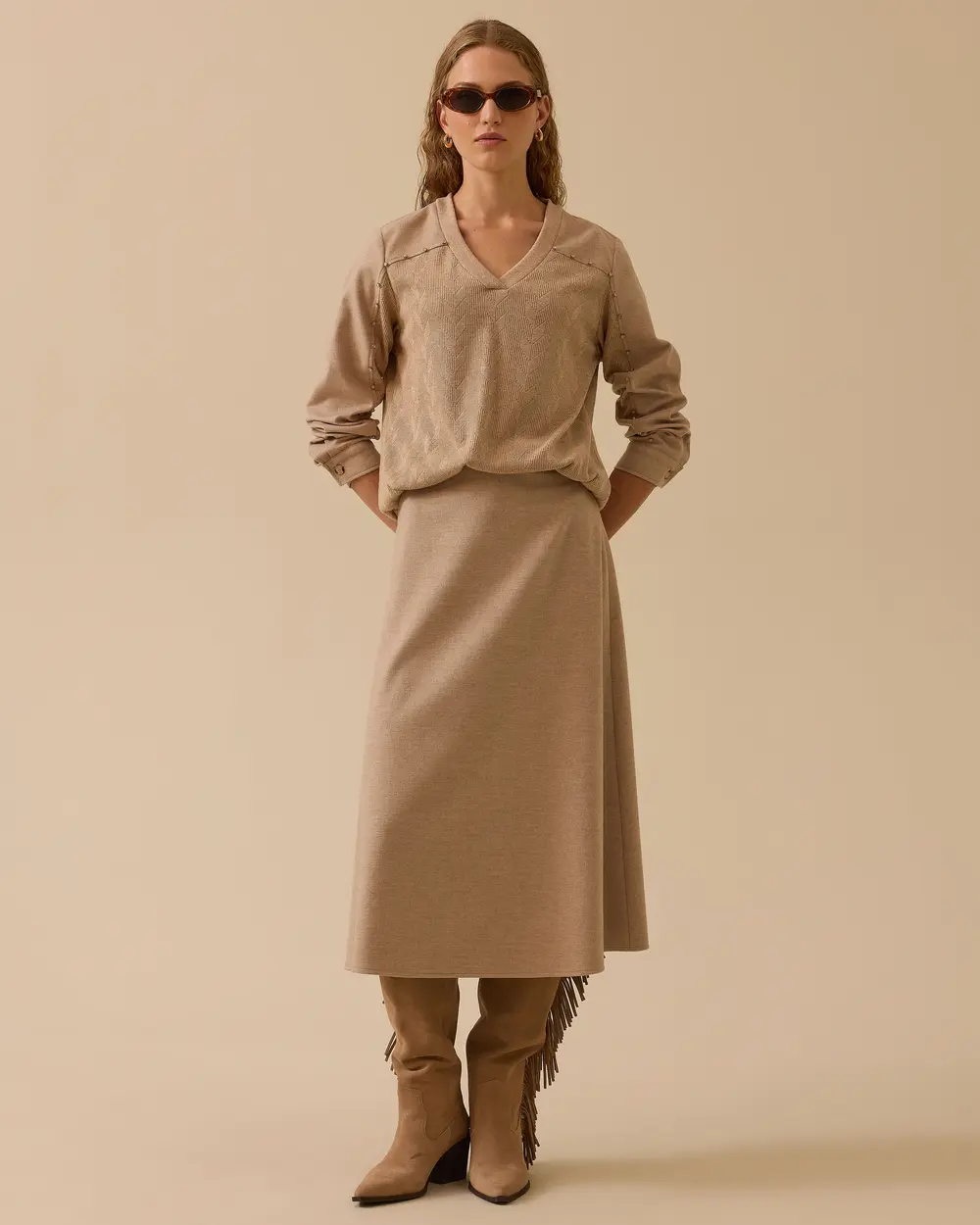 V Yaka Omuz Aksesuarlı Bluz