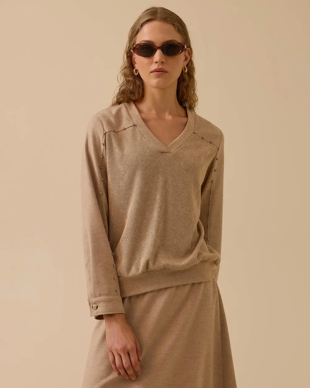 V Yaka Omuz Aksesuarlı Bluz