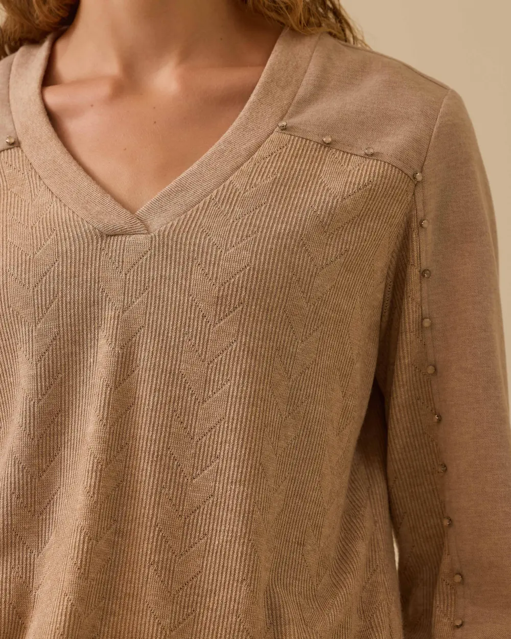 V Yaka Omuz Aksesuarlı Bluz