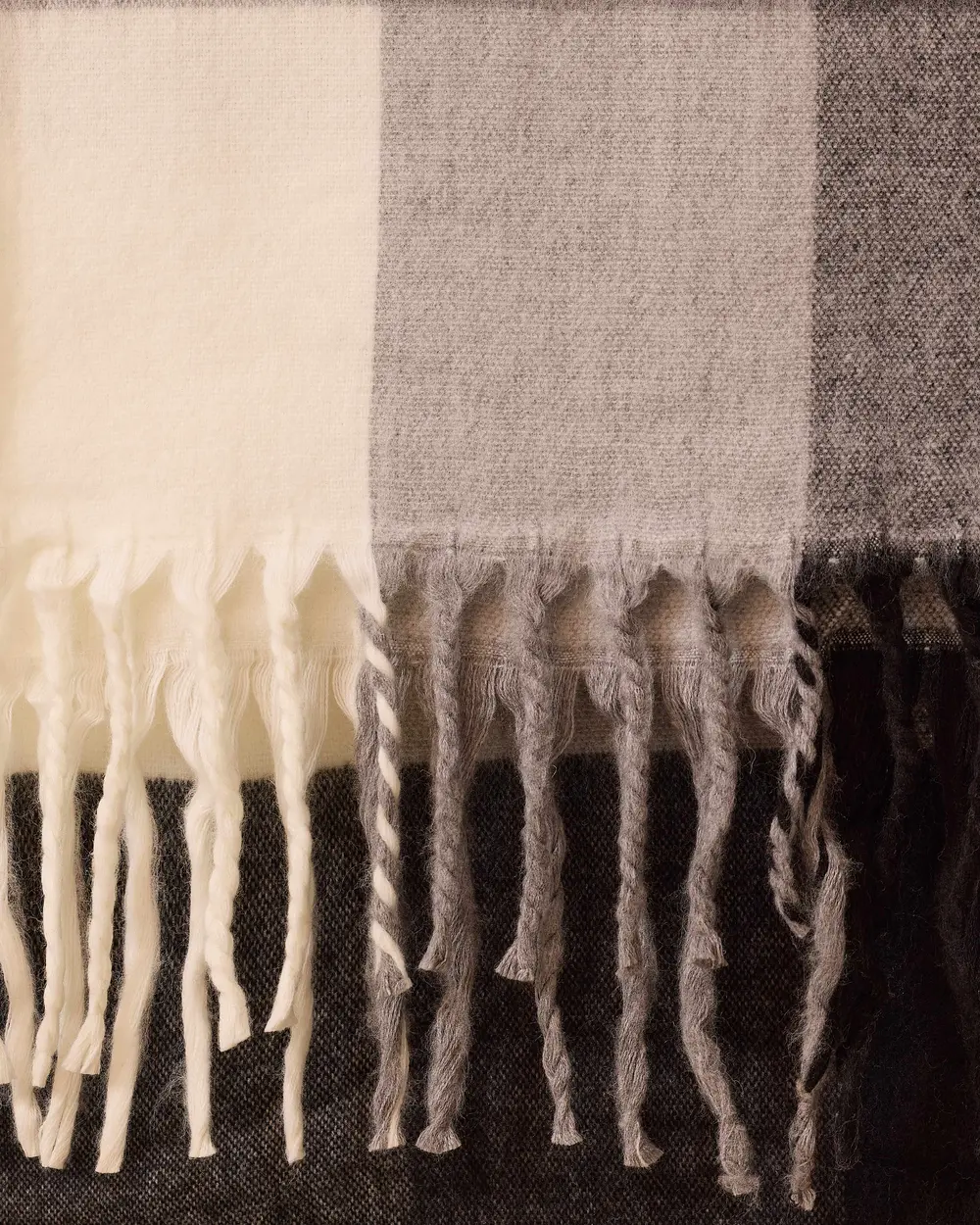 Kareli Kalın Püsküllü Şal