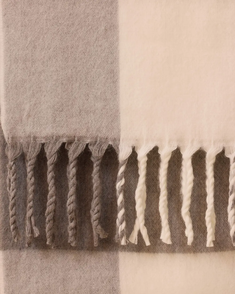 Kareli Kalın Püsküllü Şal