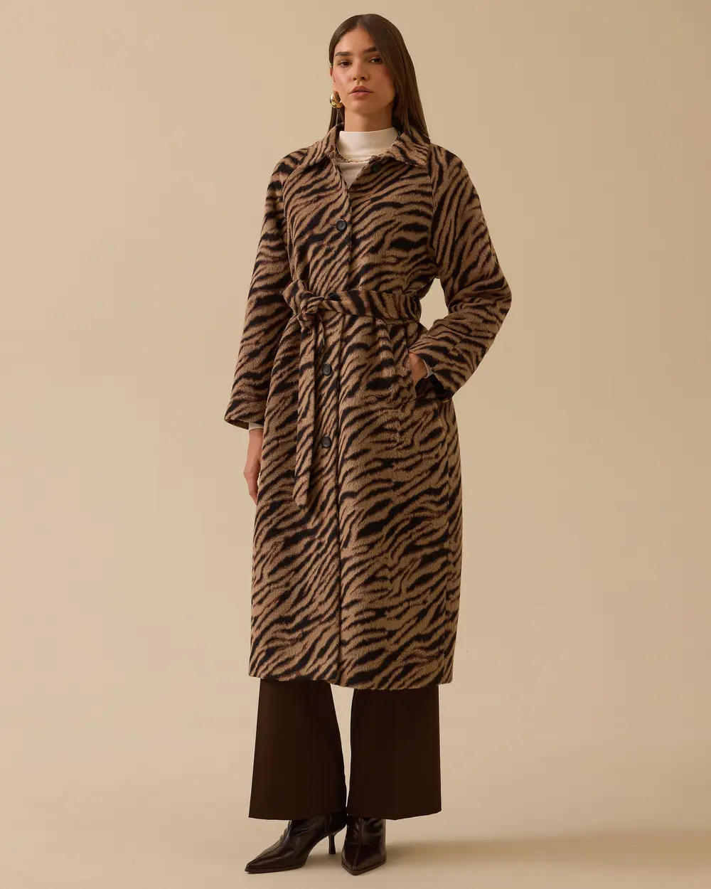 Zebra Desenli Kuşaklı Uzun Kaban