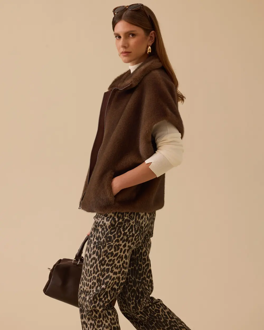 Dik Yaka Fermuarlı Suni Kürk Yelek