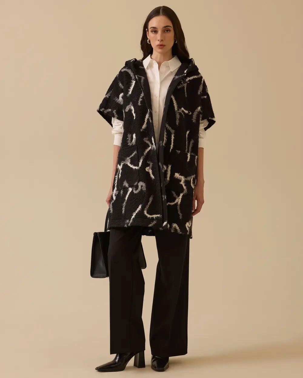 Desenli Kapüşonlu Cep Detaylı Panço