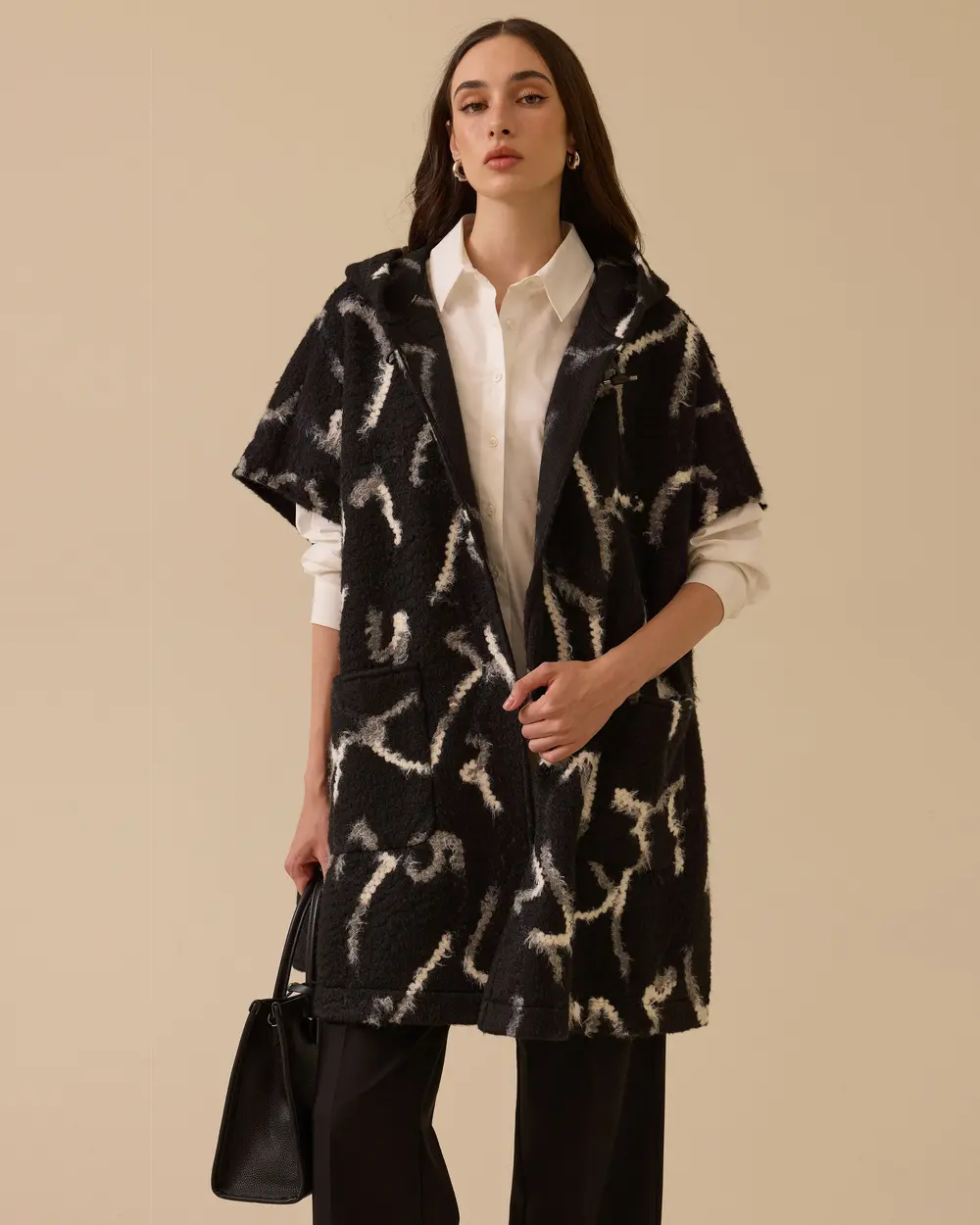 Desenli Kapüşonlu Cep Detaylı Panço