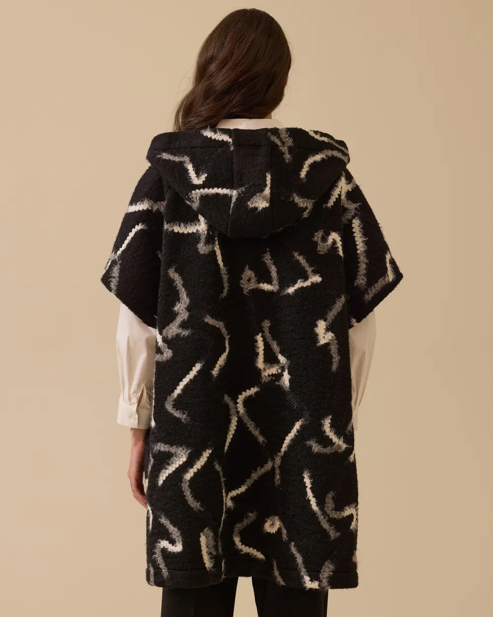 Desenli Kapüşonlu Cep Detaylı Panço