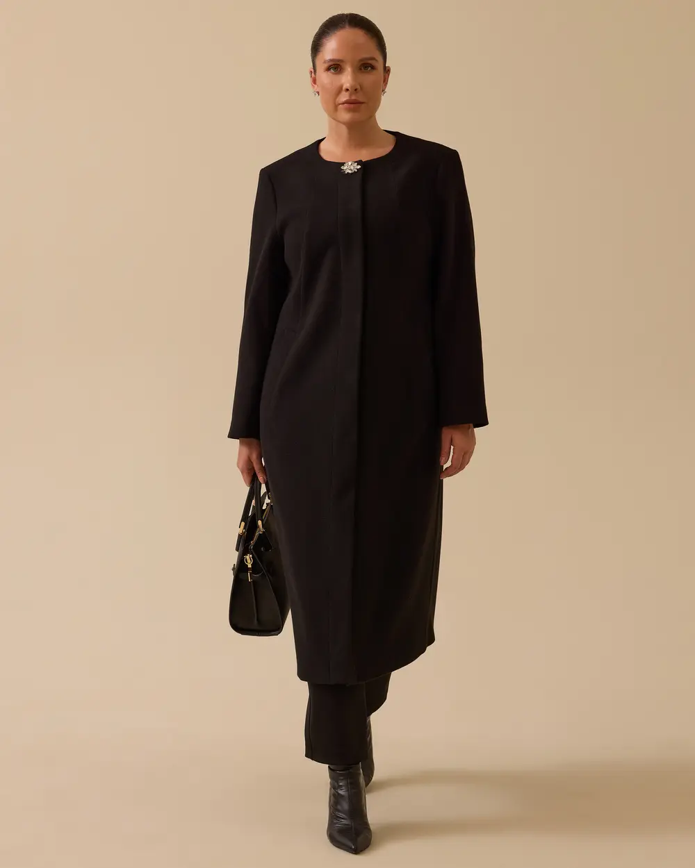 Büyük Beden Taş Detaylı Uzun Kaşe Kaban