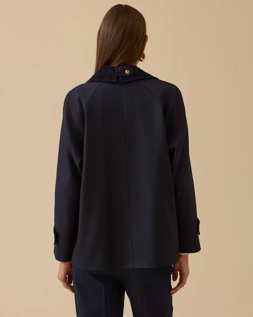 Düğmeli Cep Detaylı Kısa Trençkot