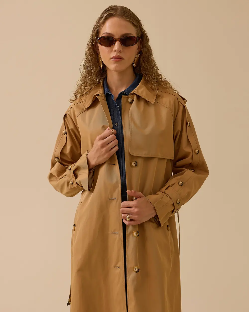 Düğmeli Kuşak Detaylı Uzun Trençkot