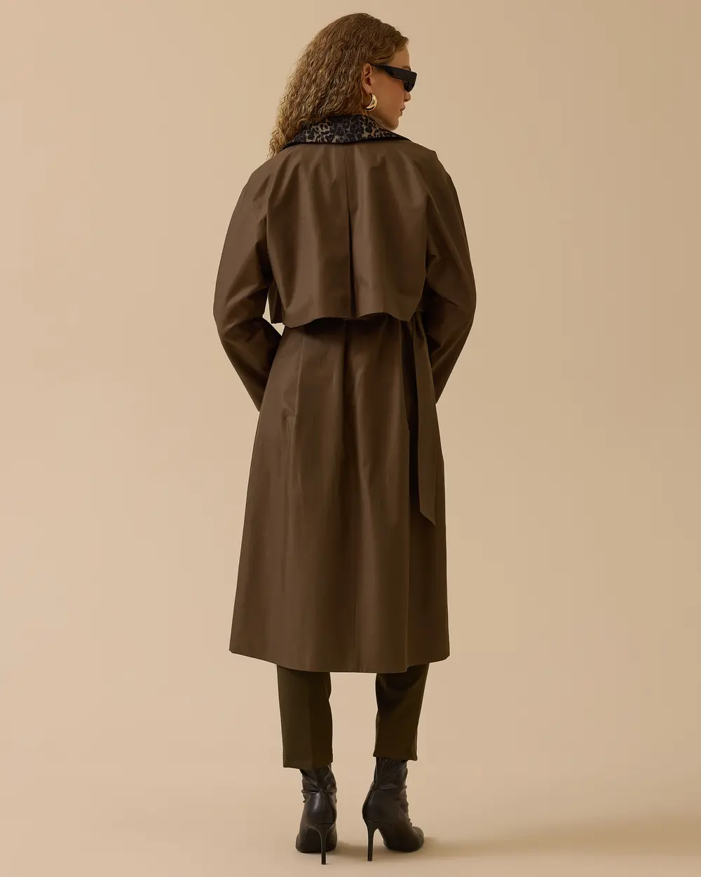 Çift Kullanımlı Leopar Detaylı Kemerli Trençkot