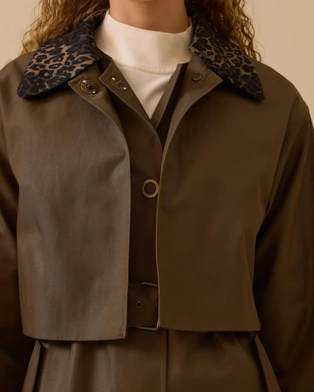 Çift Kullanımlı Leopar Detaylı  Trençkot