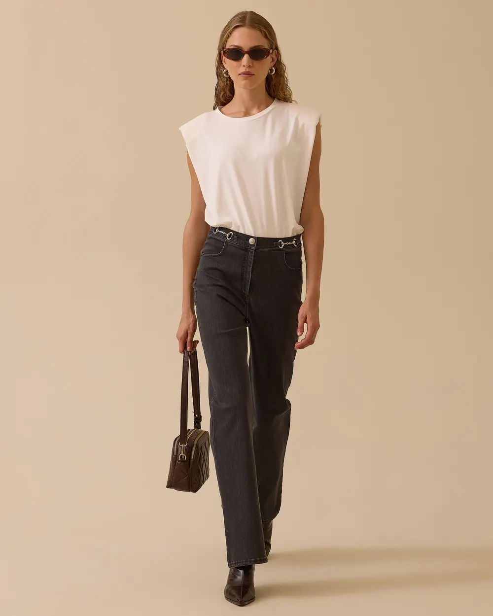 Zincir Detaylı Düz Paça Jean Pantolon