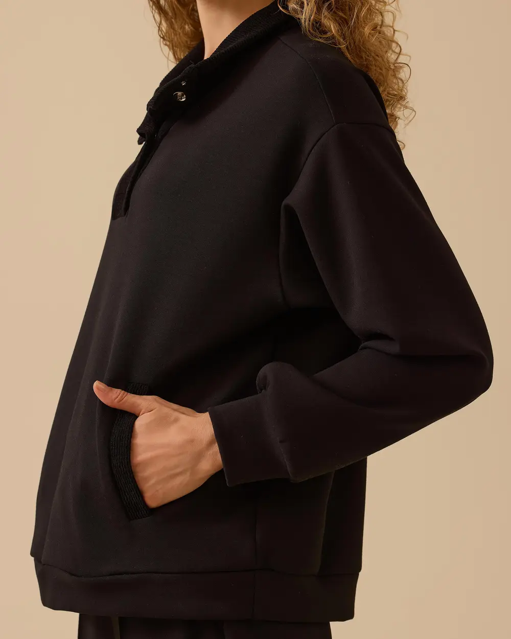 Cepli Kadife Yaka Sweatshirt