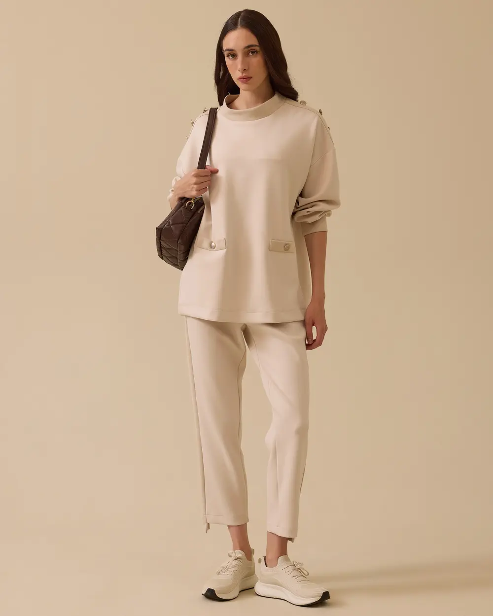 Dik Yaka Düğme Detaylı Sweatshirt