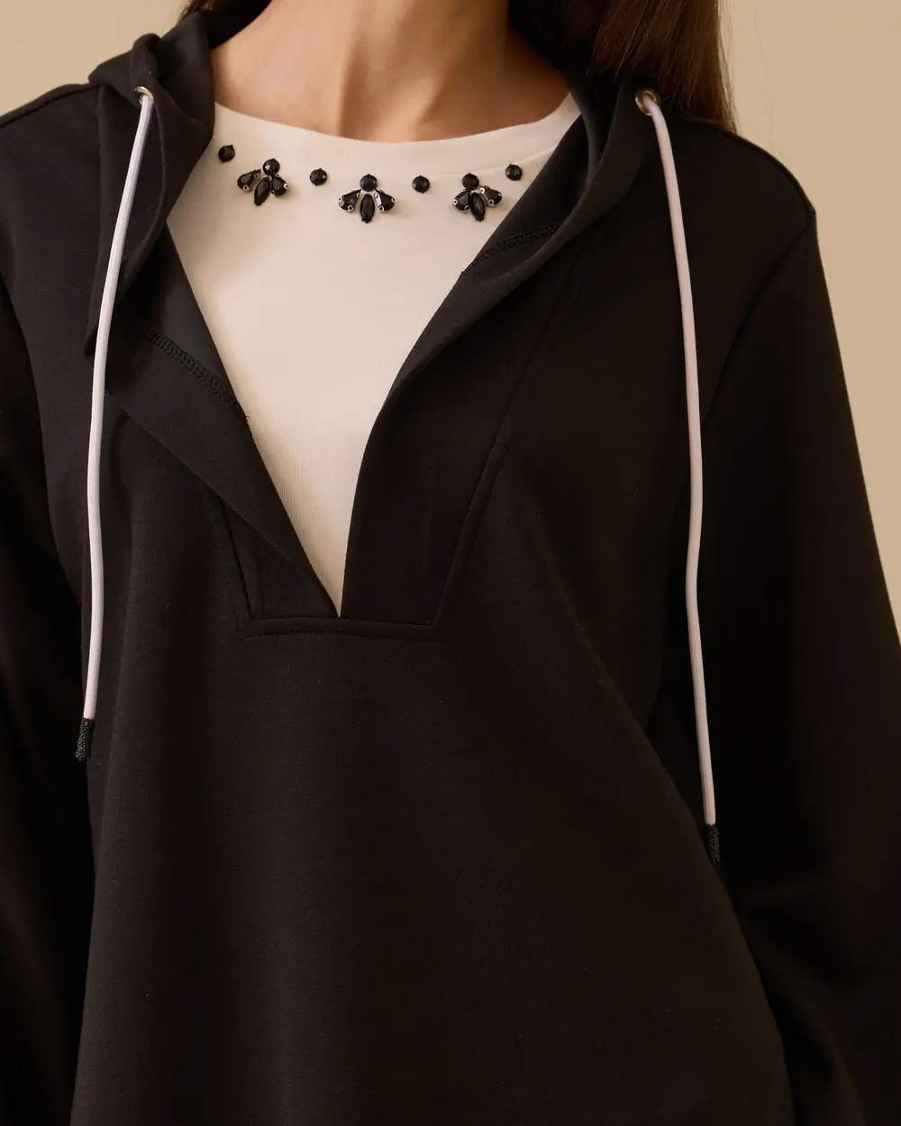 Taş Detaylı Kapüşonlu Sweatshirt