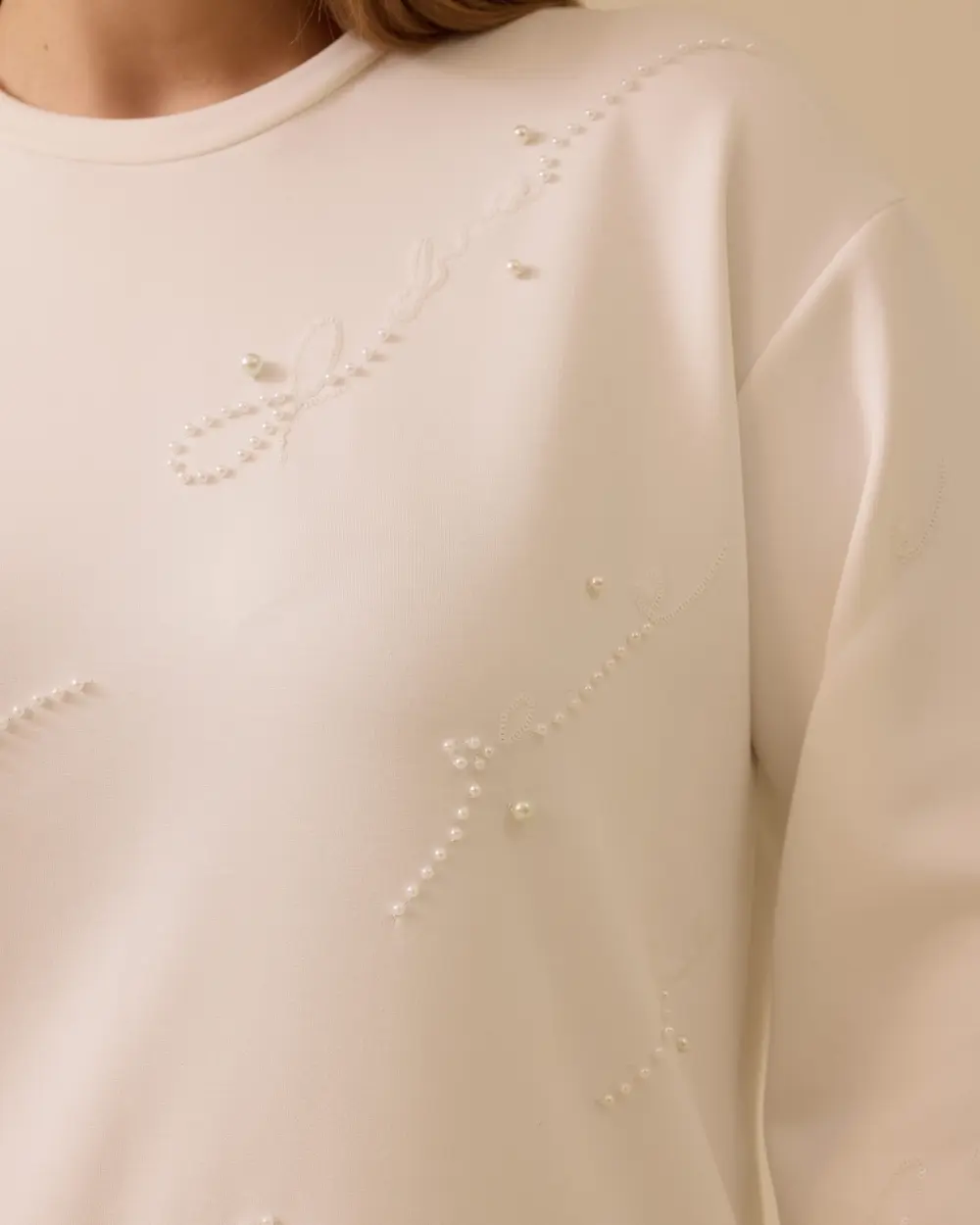 Büyük Beden Nakış Detaylı Boncuklu Sweatshirt