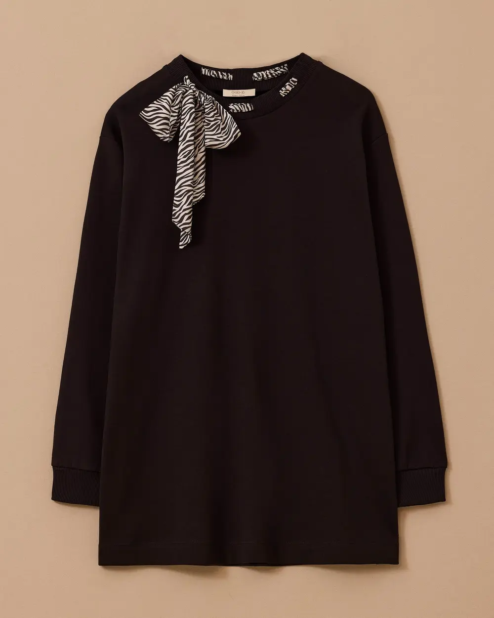 Plus Size Scarf Collar Sweatshirt