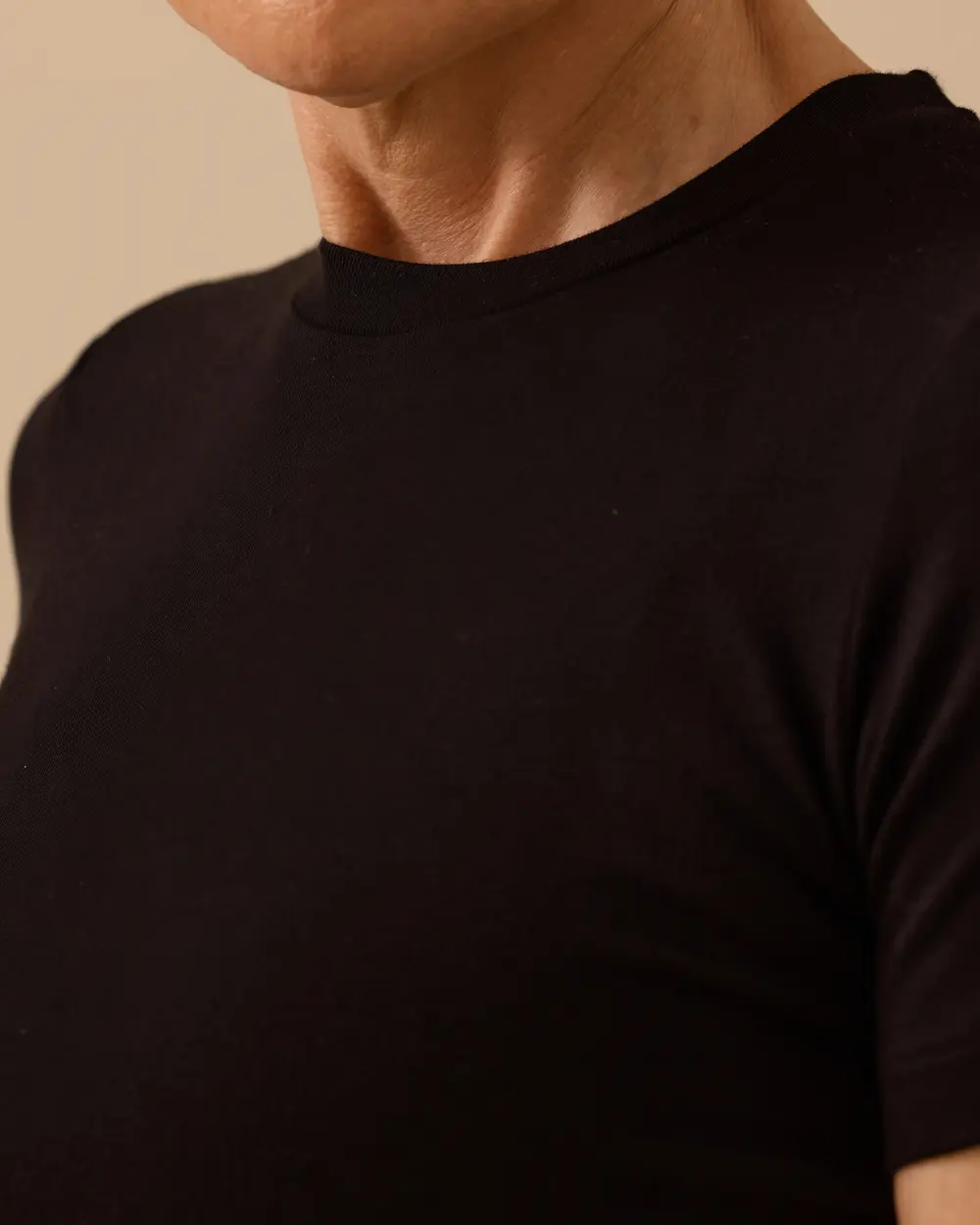 Round Neck Short Sleeve Basic T-Shirt