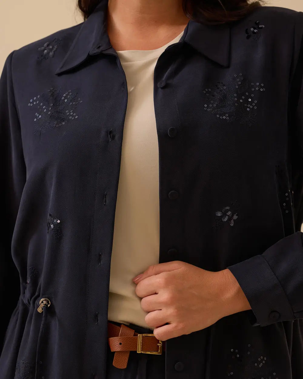 Büyük Beden Pul İşlemeli Bağcıklı Kap