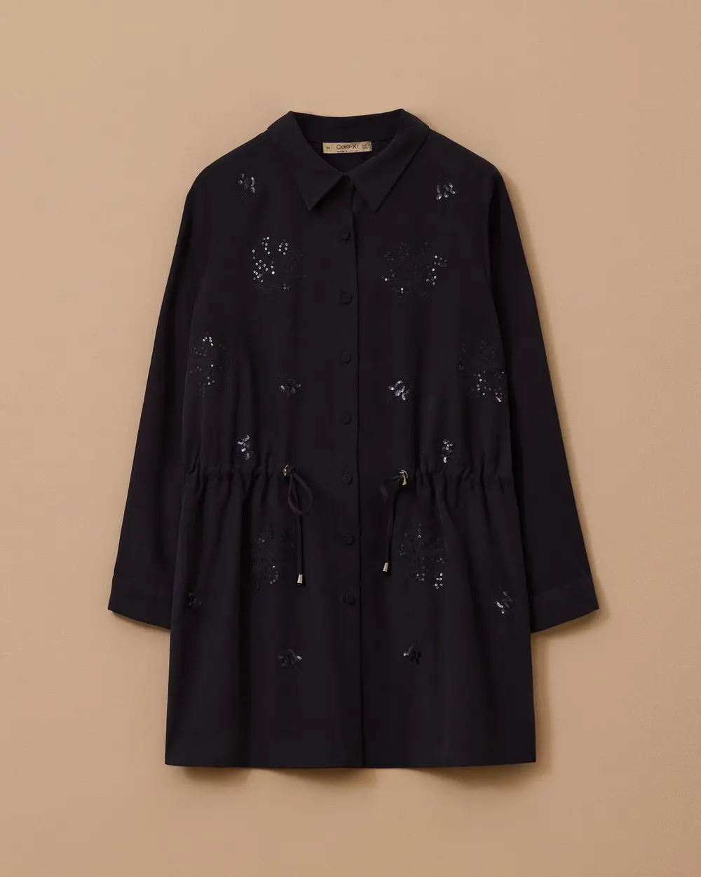 Büyük Beden Pul İşlemeli Bağcıklı Kap