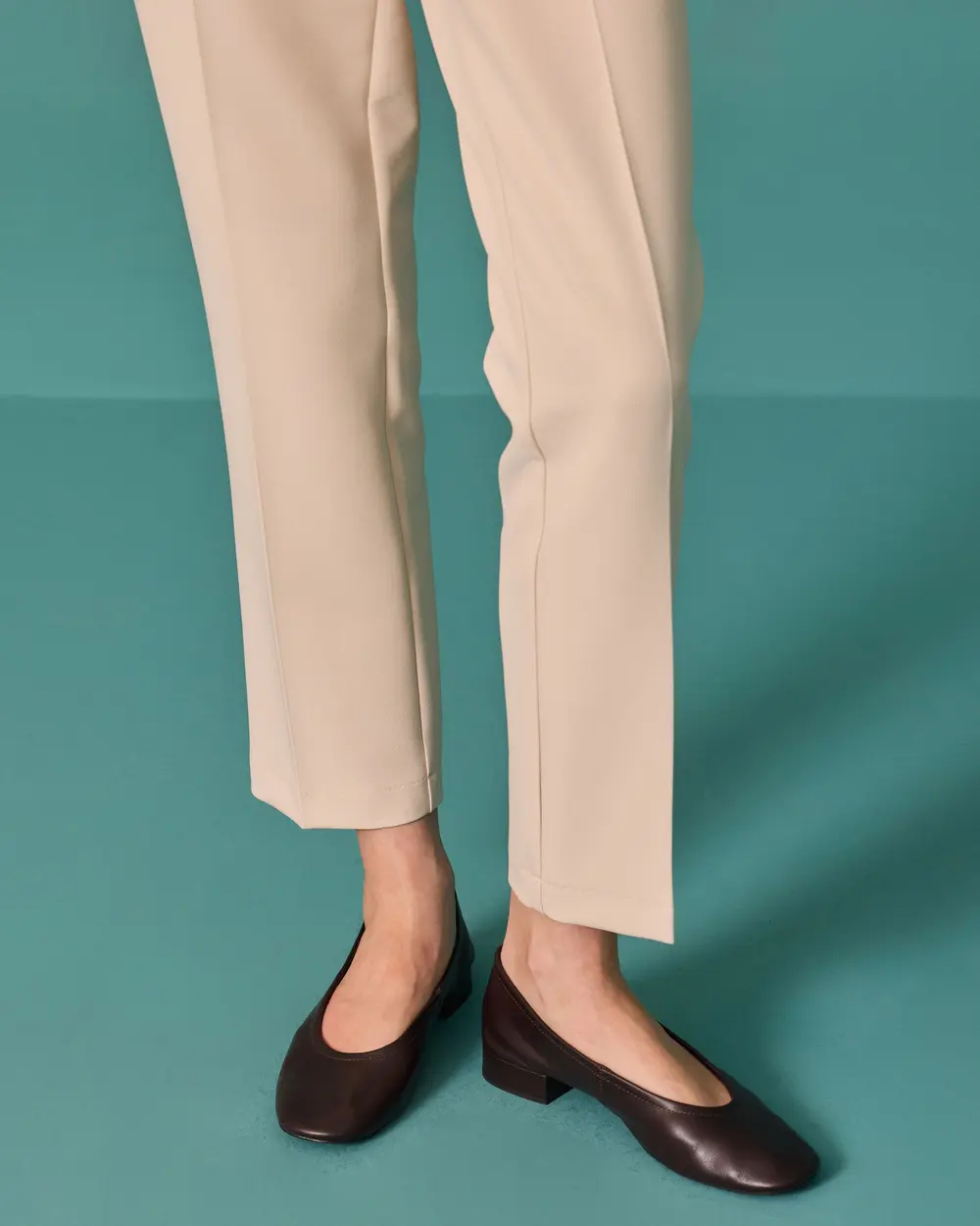 Metal Düğme Detaylı Düz Paça Pantolon