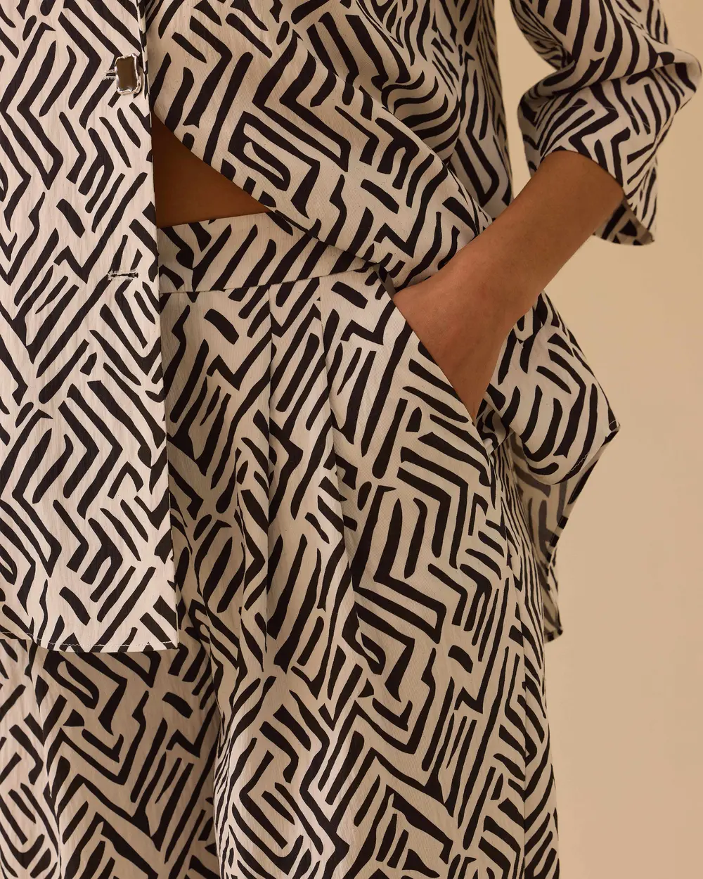 Geometric Patterned Double Pleated Pants