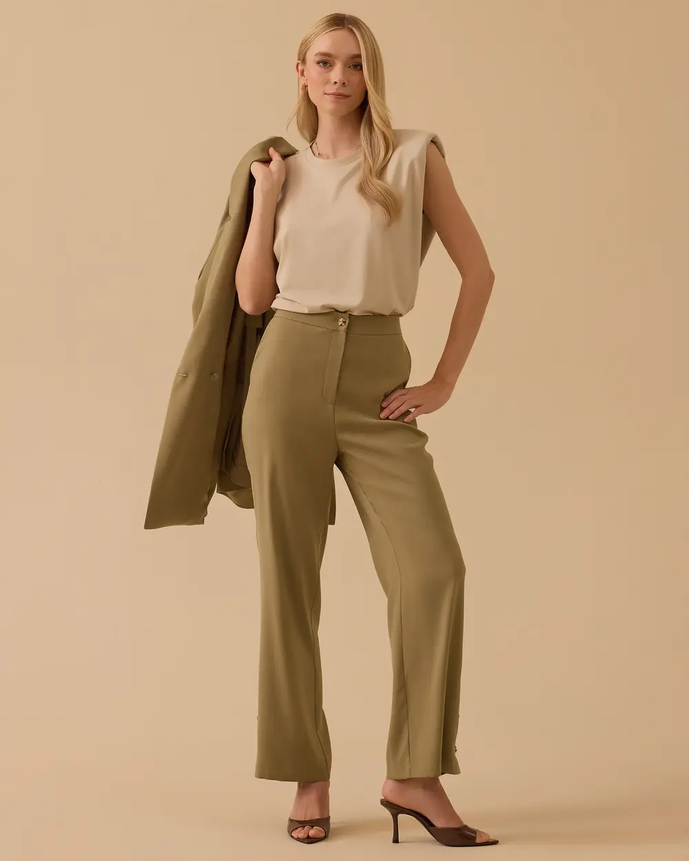 Paça Detaylı Cepli Pantolon