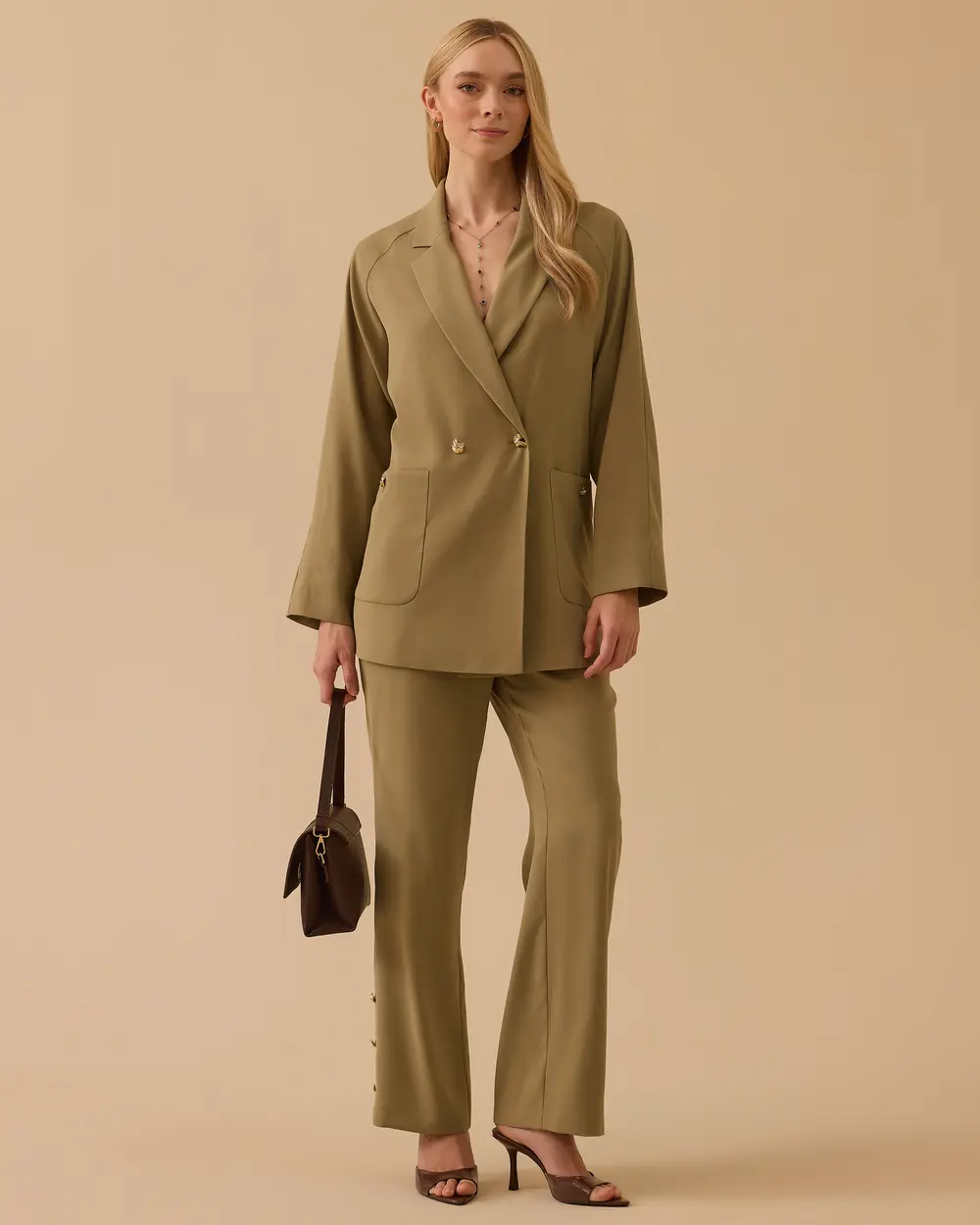 Paça Detaylı Cepli Pantolon