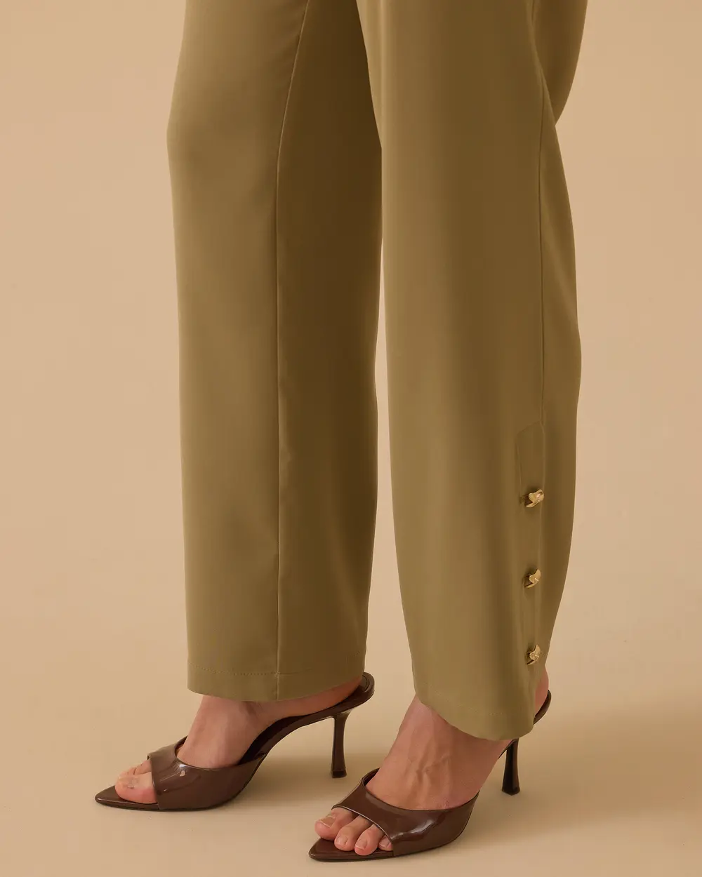 Paça Detaylı Cepli Pantolon