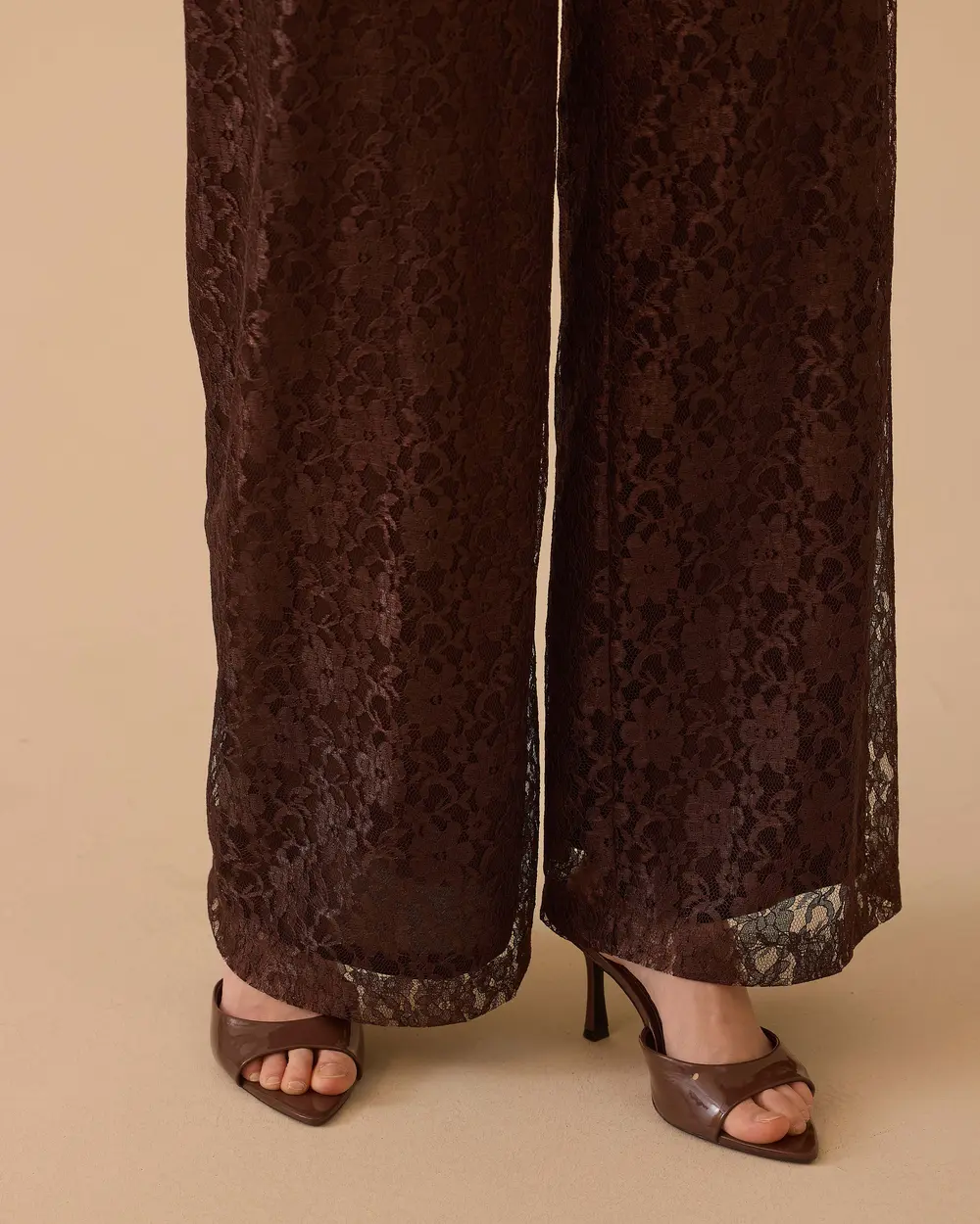 Dantel Detaylı Geniş Paça Pantolon