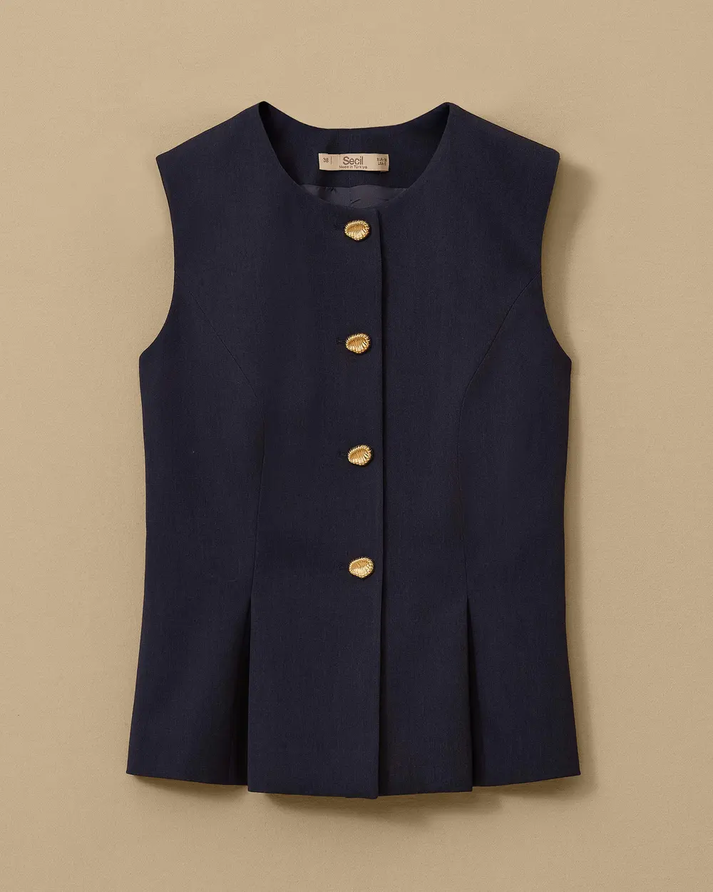 Pile Detailed Buttoned Vest