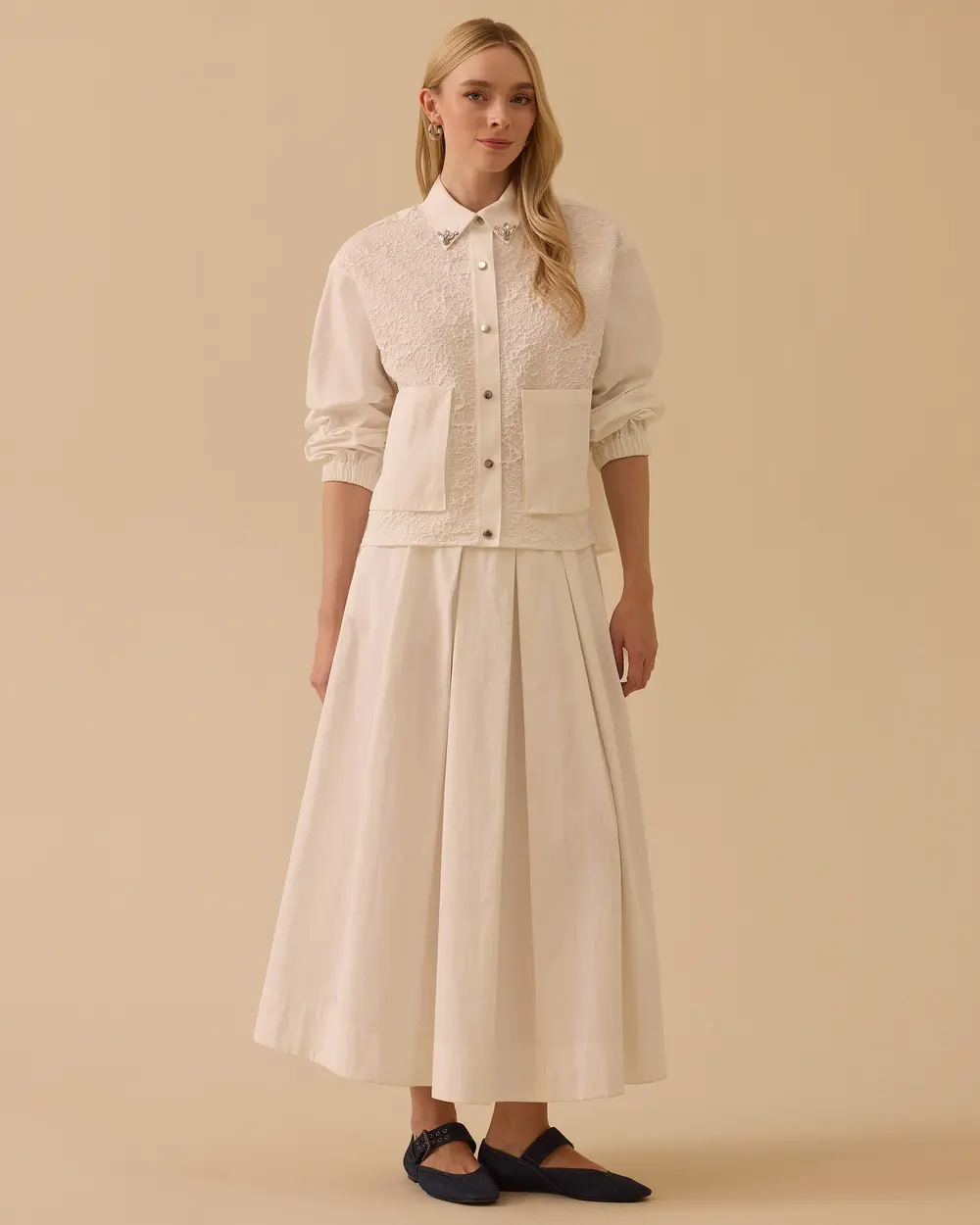 Taş Detaylı Cepli  Dokuma Ceket