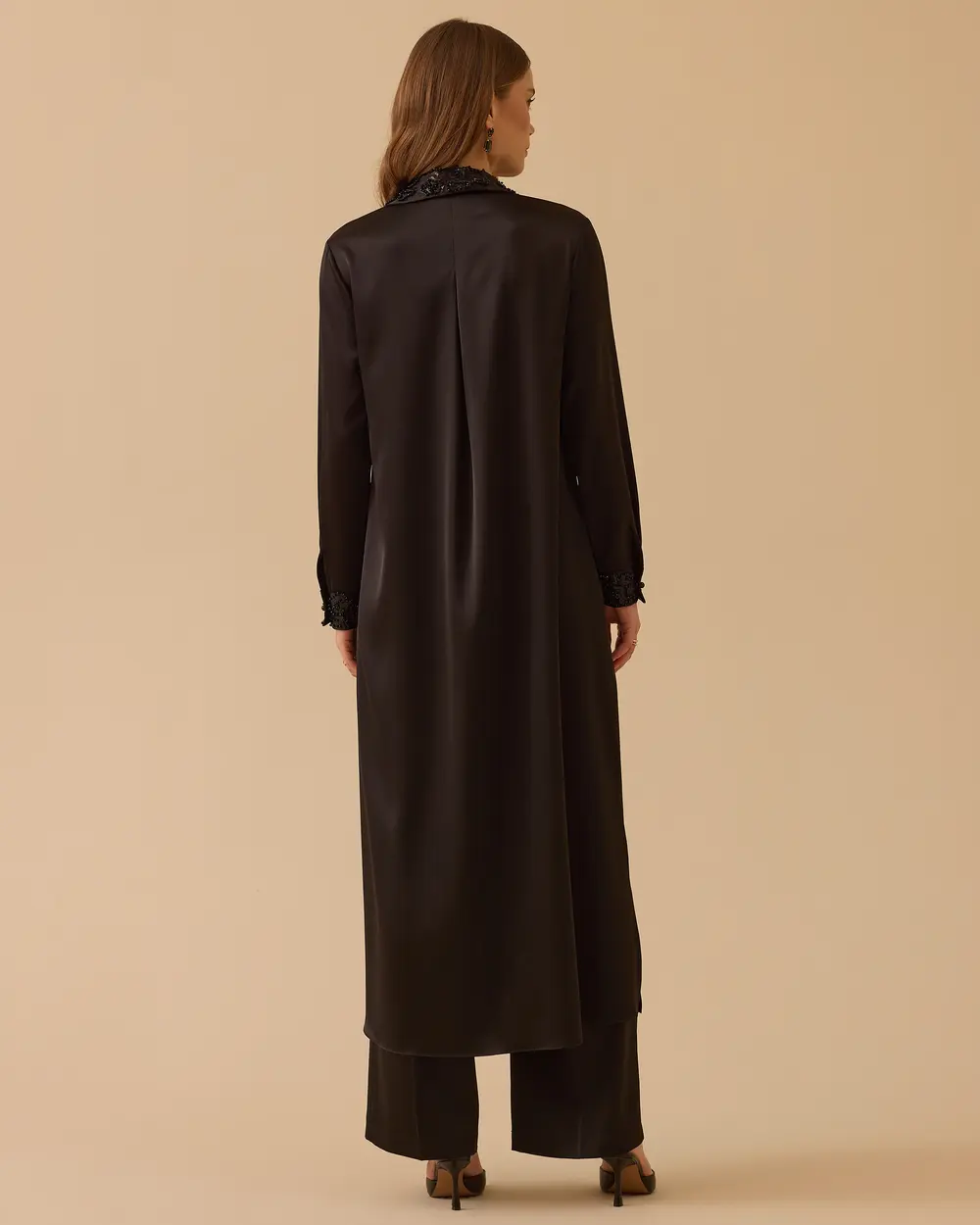 Boncuk Detaylı Saten Tunik