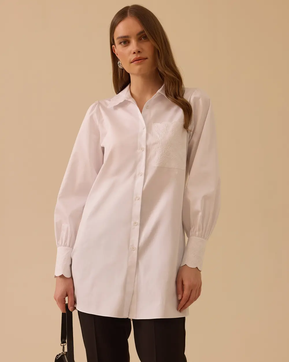 İşlemeli Cep Detaylı Poplin Tunik