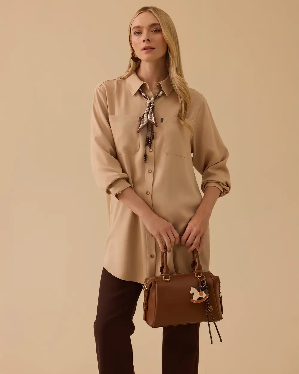 Aksesuar Detaylı Gömlek Yaka Tunik