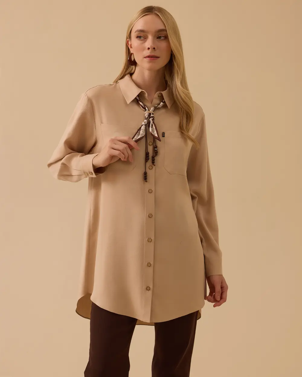 Aksesuar Detaylı Gömlek Yaka Tunik